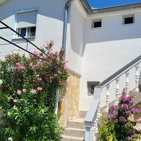 Villa.sunny.nin דירה