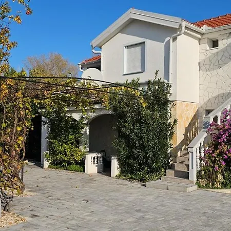 Villa.sunny.nin * Nin