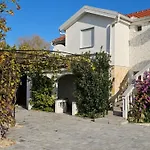 Villa.sunny.nin * Nin